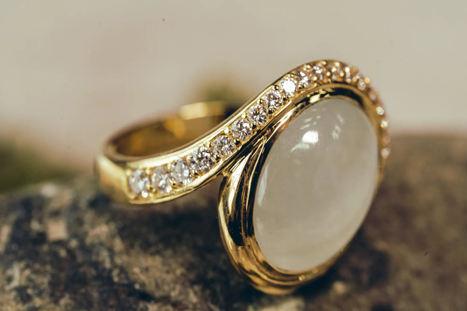 Yin & Yang — pavé diamonds and quiet space — detail